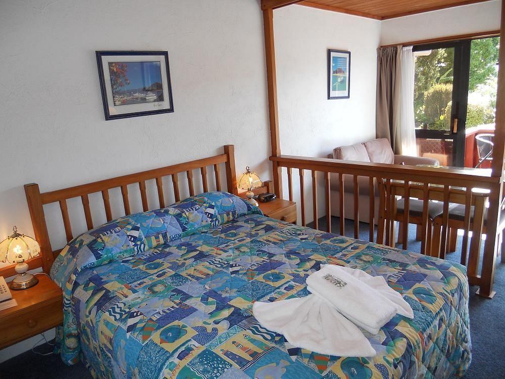Swiss Chalet Lodge Motel Paihia Exterior photo